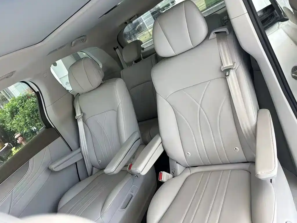 Roewe iMAX8 New Energy — миниатюра 17