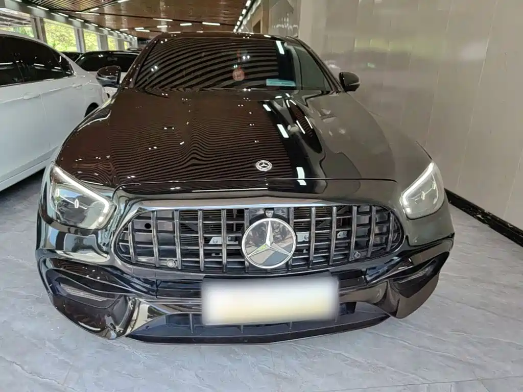 Mercedes-Benz E-Class — миниатюра 3