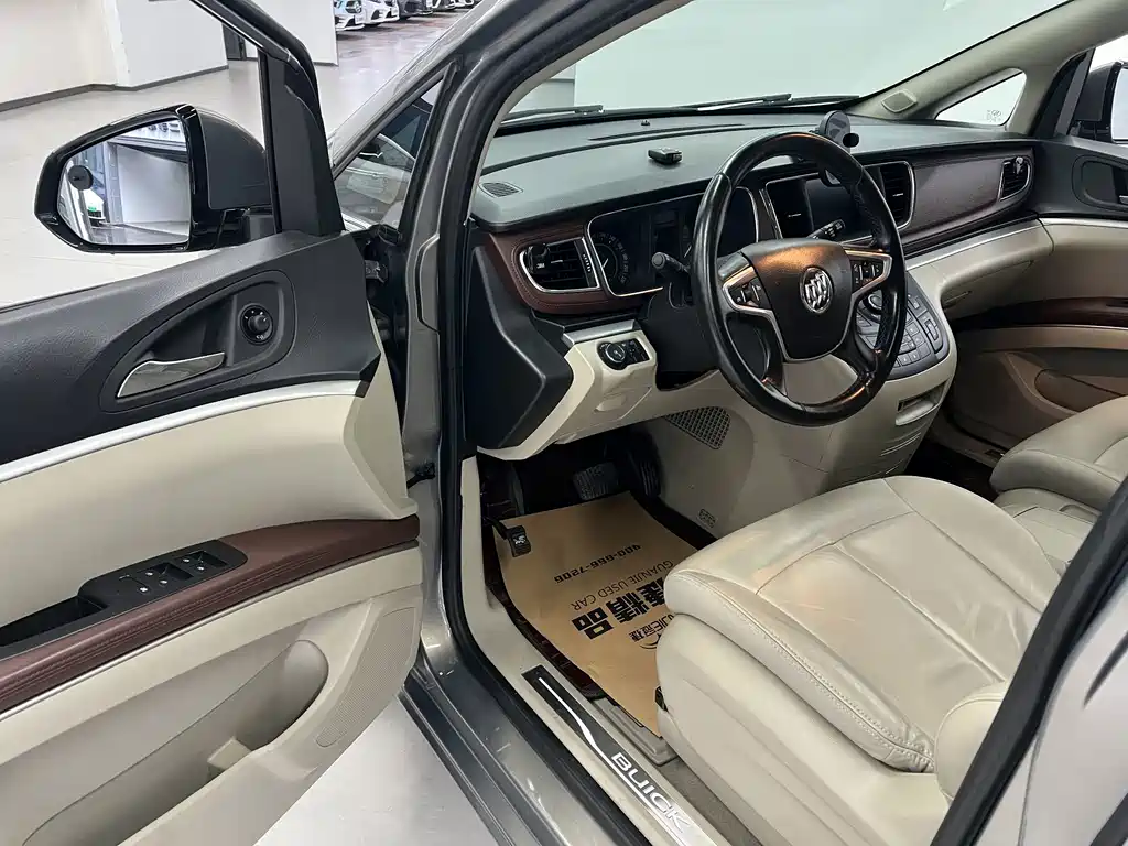 Buick GL8 — миниатюра 5