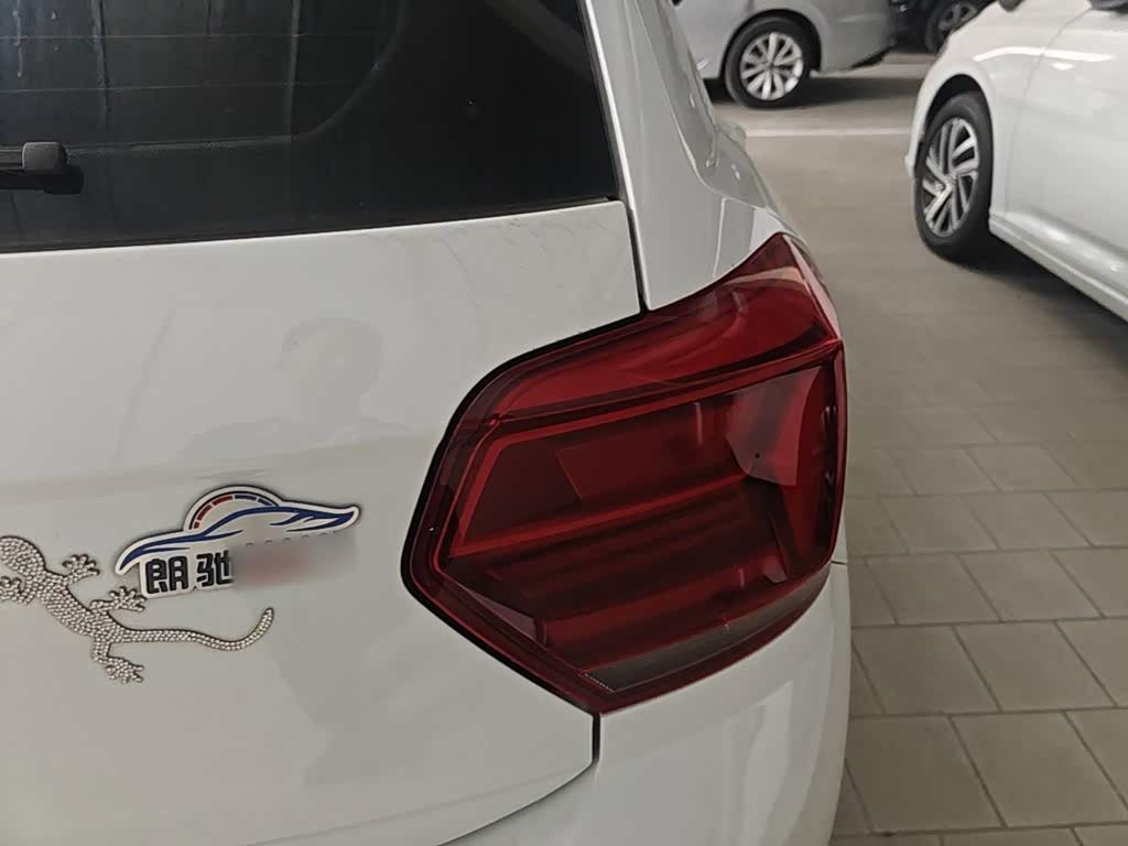 Volkswagen Polo 1.5 л 2023 г. Белый, пробег 20600 км