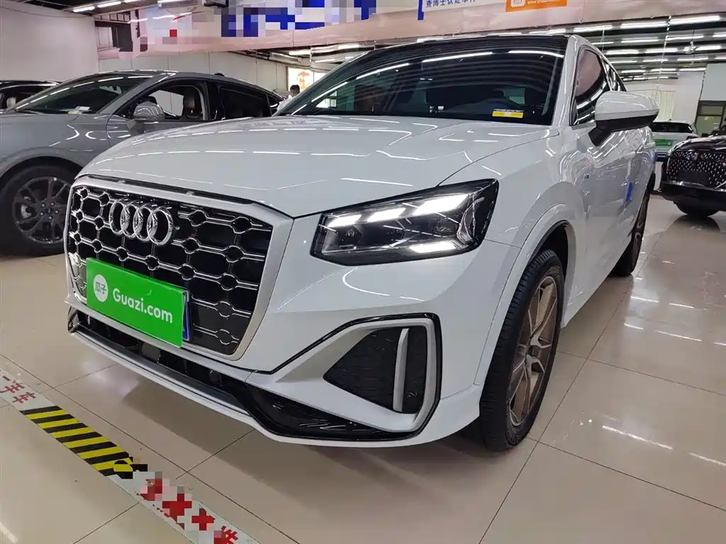 Audi Q2L 2024