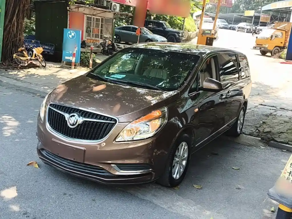 Buick GL8 — миниатюра 2