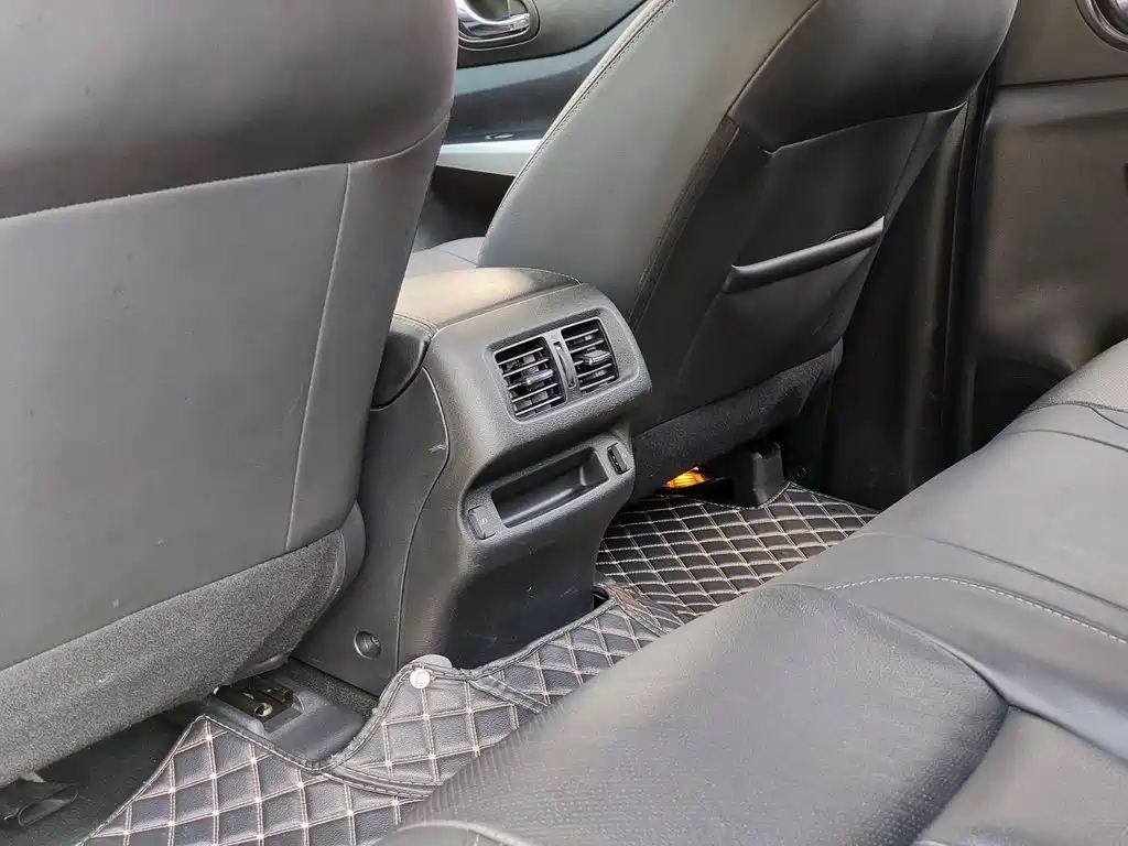 Nissan Terra — миниатюра 9