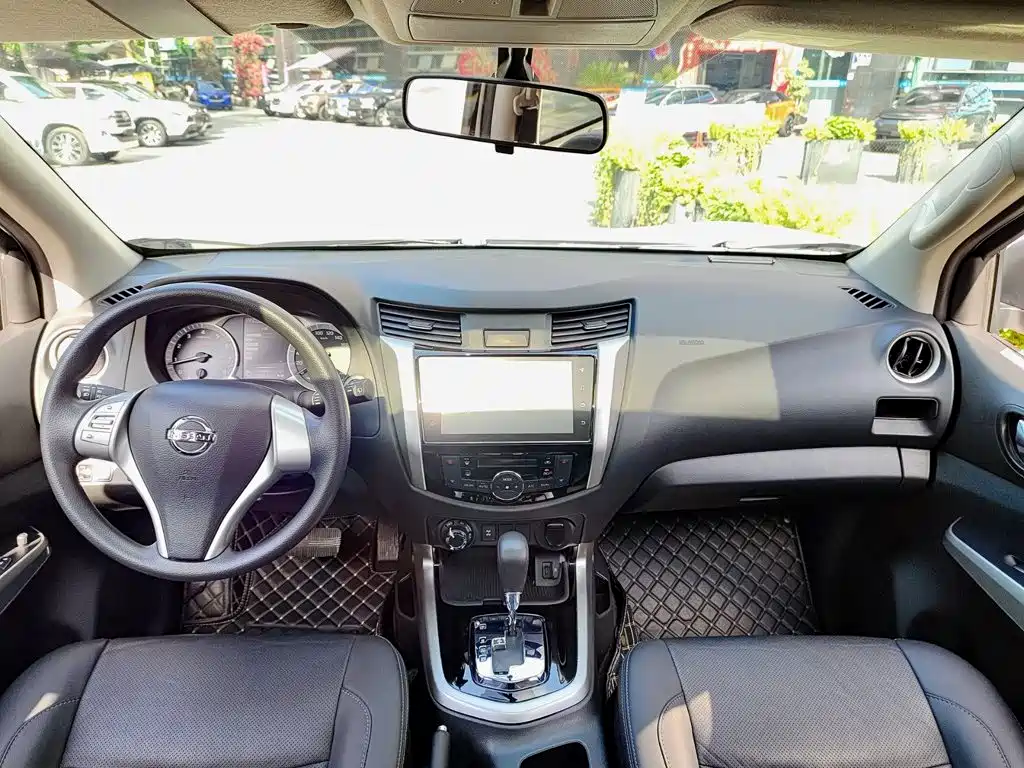 Nissan Terra — миниатюра 10