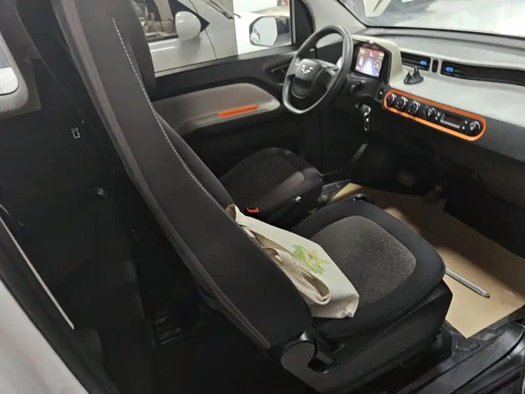 Wuling MINIEV — миниатюра 20