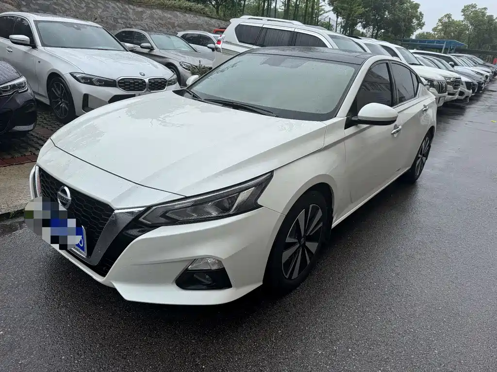 Nissan Teana 2022