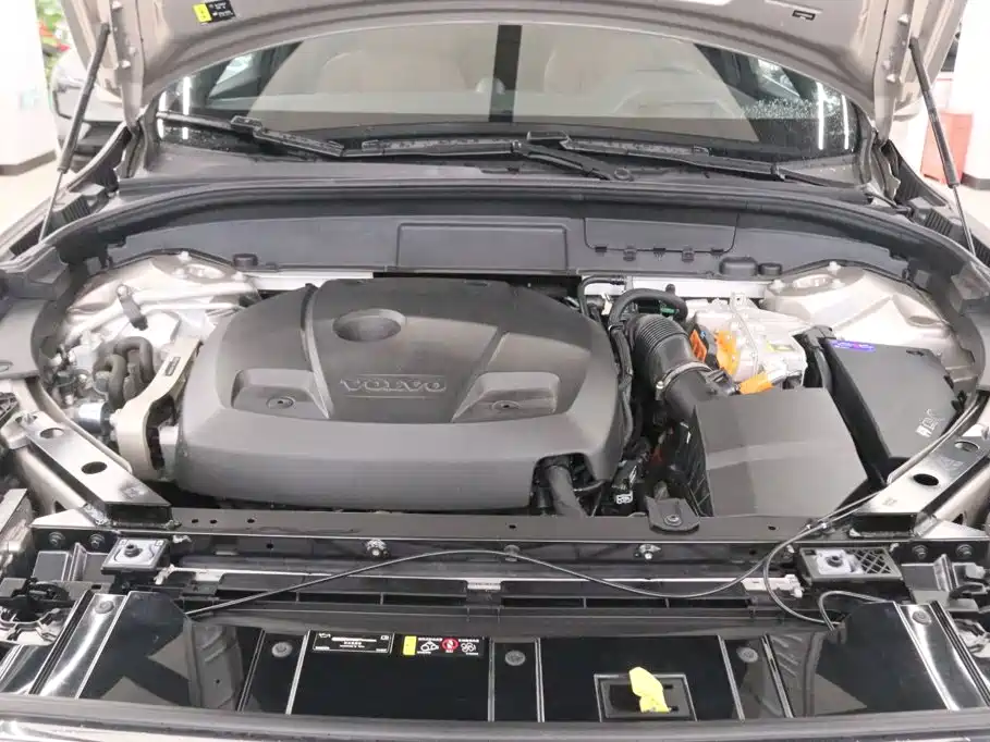 Volvo XC60 PHEV — миниатюра 19