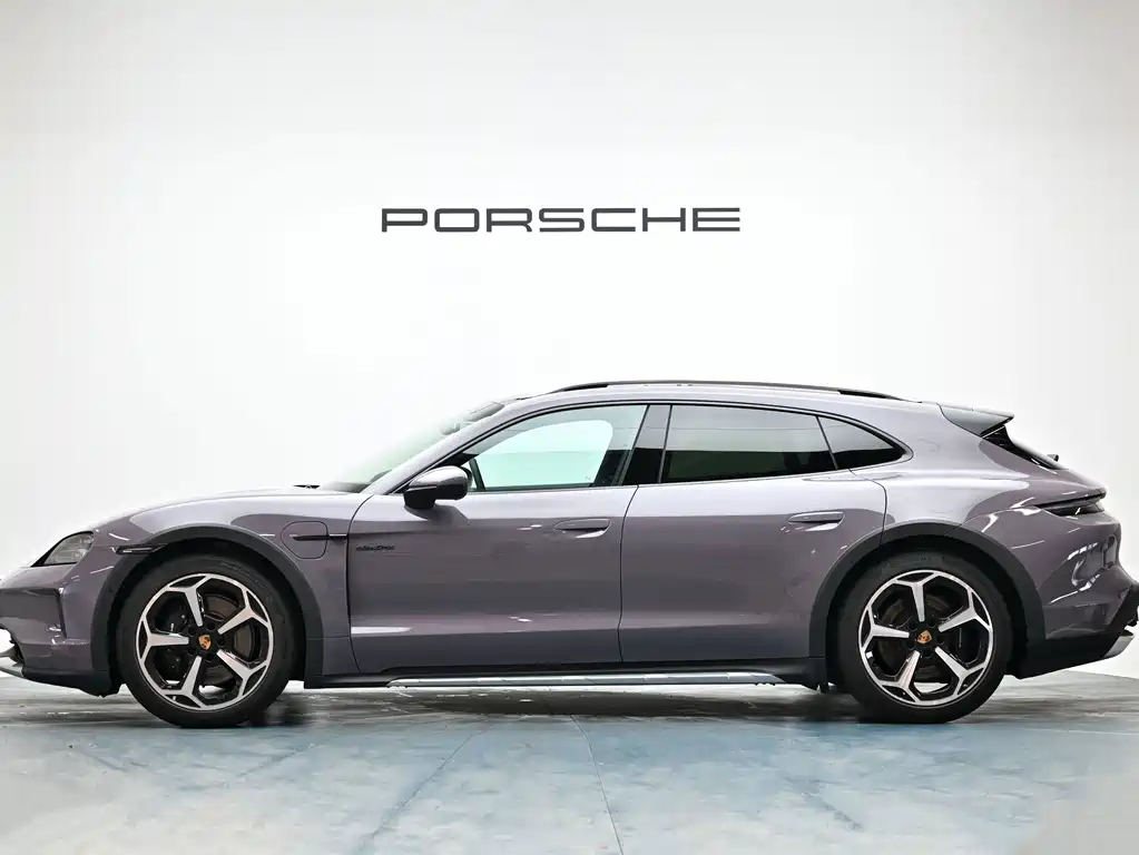 Porsche Taycan — миниатюра 10