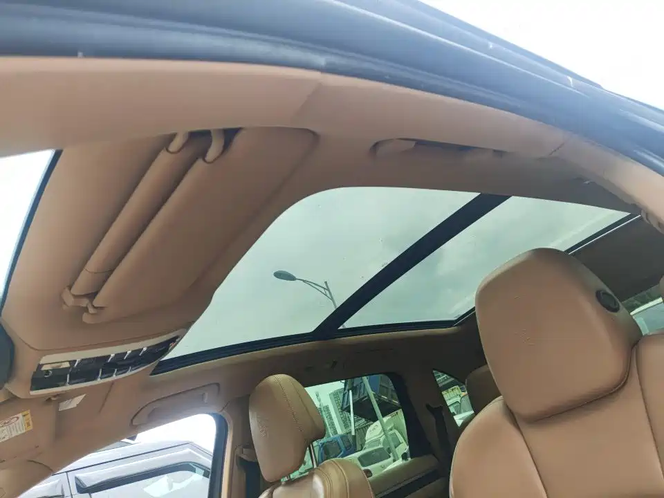 Porsche Cayenne — миниатюра 12