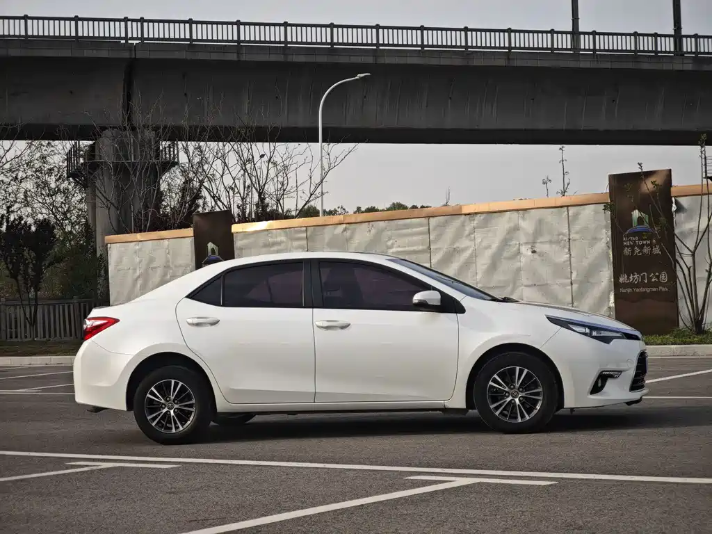 Toyota Corolla Levin 2017 1.2T V CVT Luxury