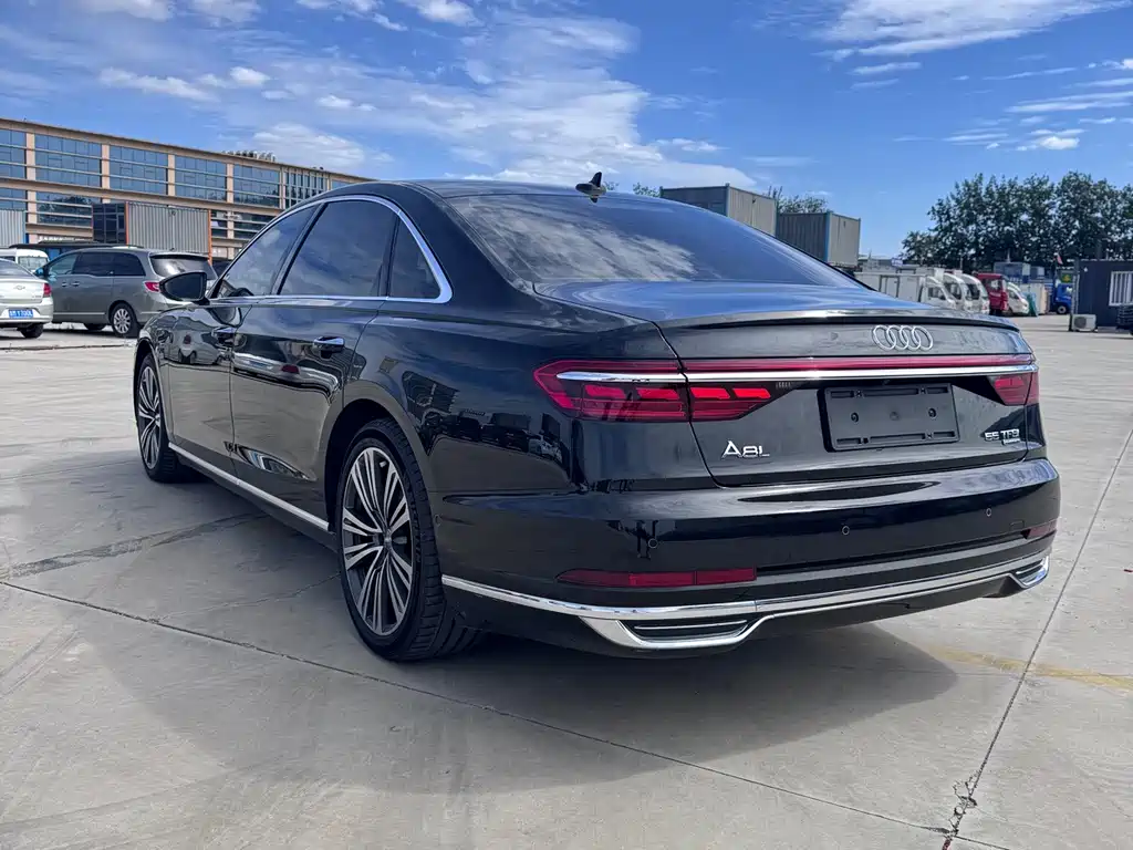Audi A8 — миниатюра 7
