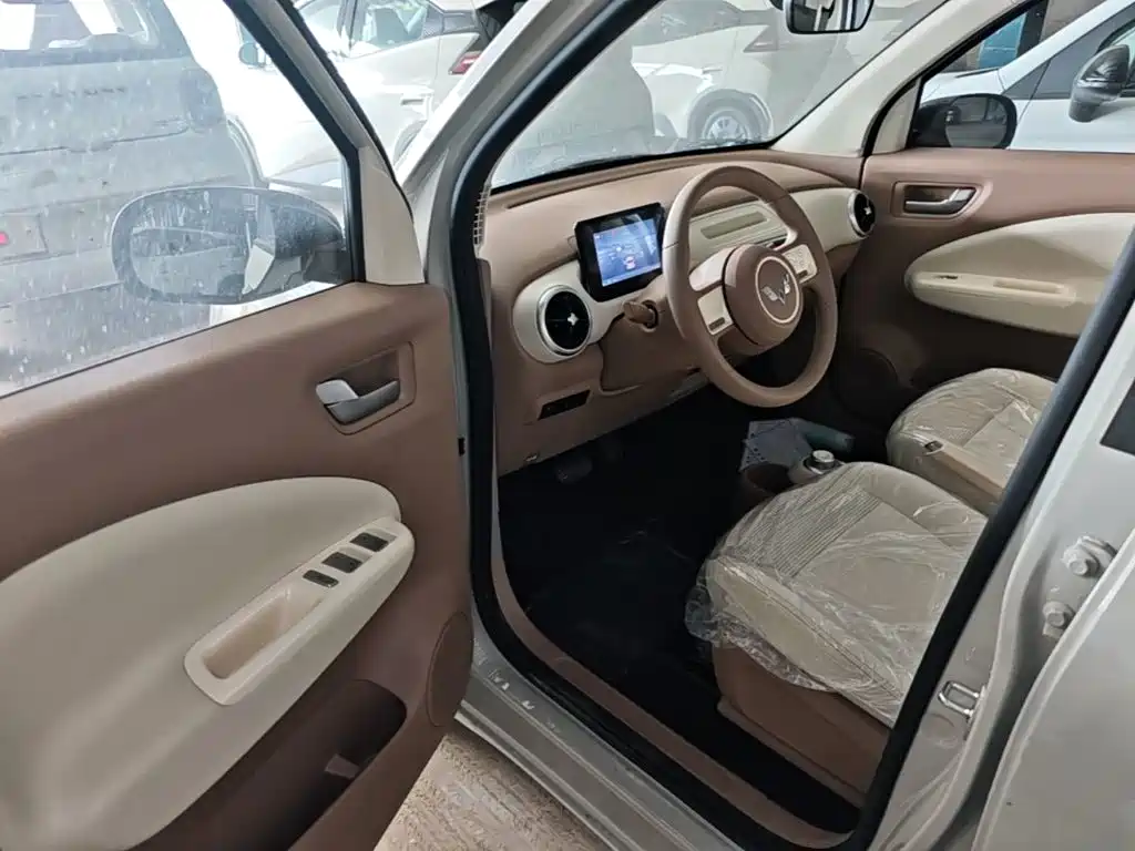 Wuling MINIEV — миниатюра 16