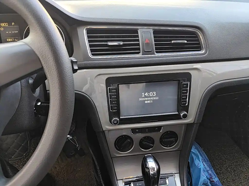 Volkswagen Lavida — миниатюра 18