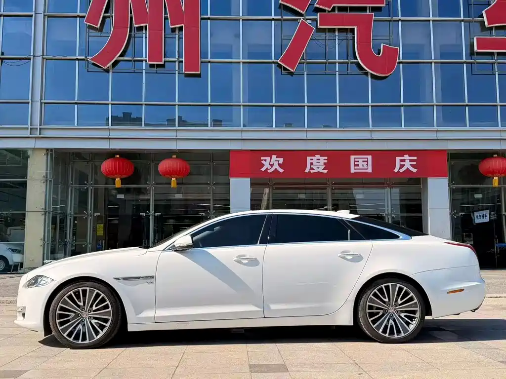 Jaguar XJ — миниатюра 3