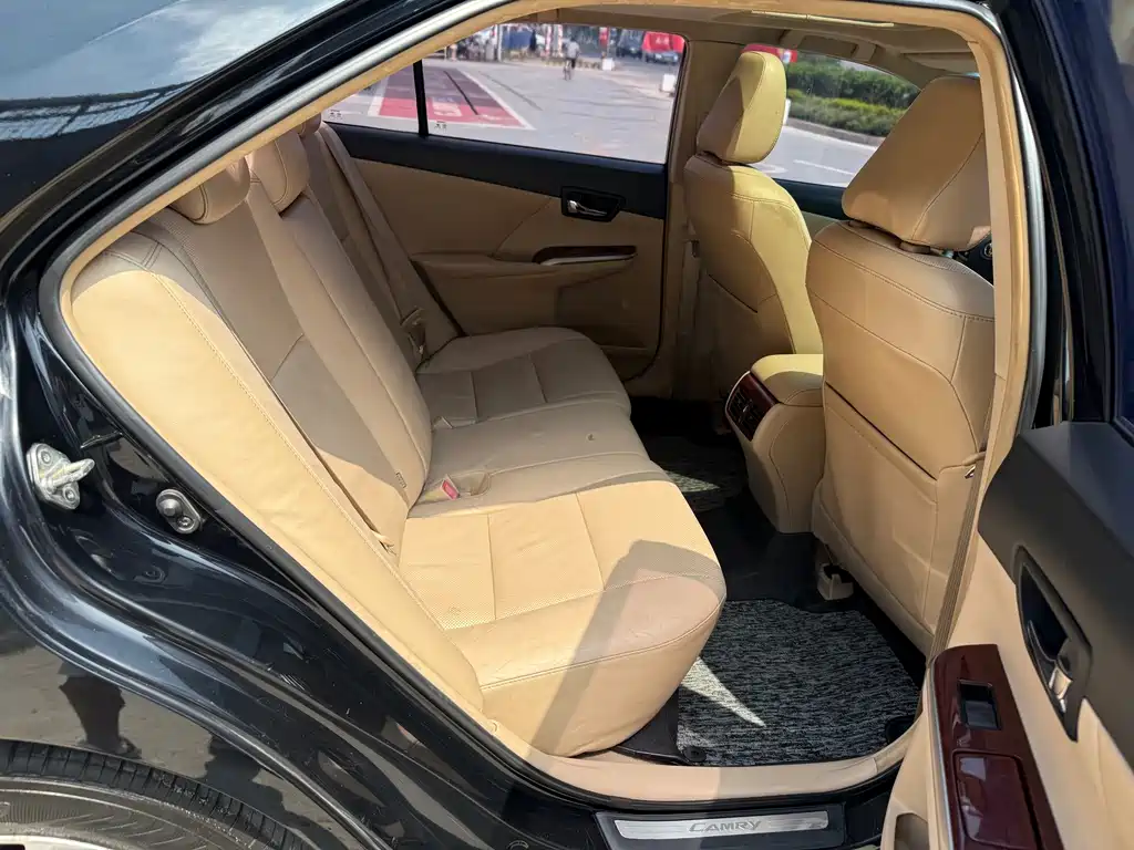 Toyota Camry — миниатюра 19