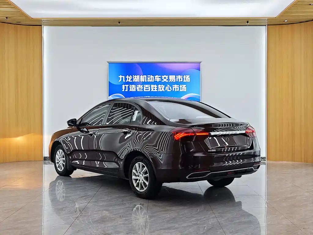 Geely Emgrand — миниатюра 6
