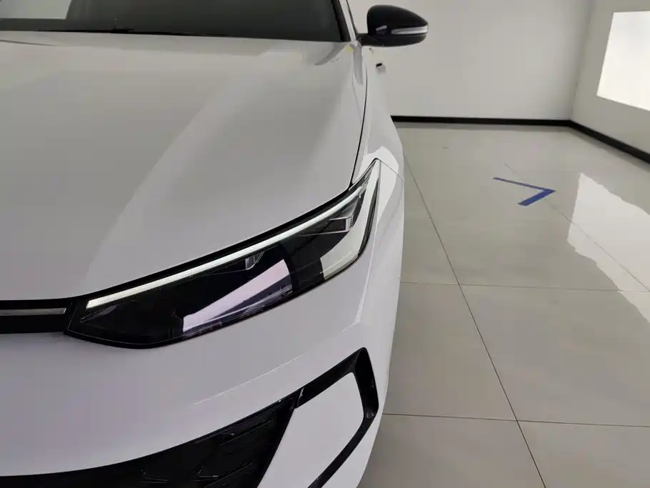 Volkswagen Lavida — миниатюра 5