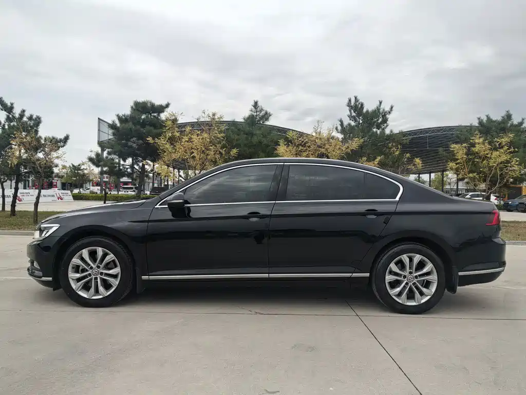 Volkswagen Magotan — миниатюра 2