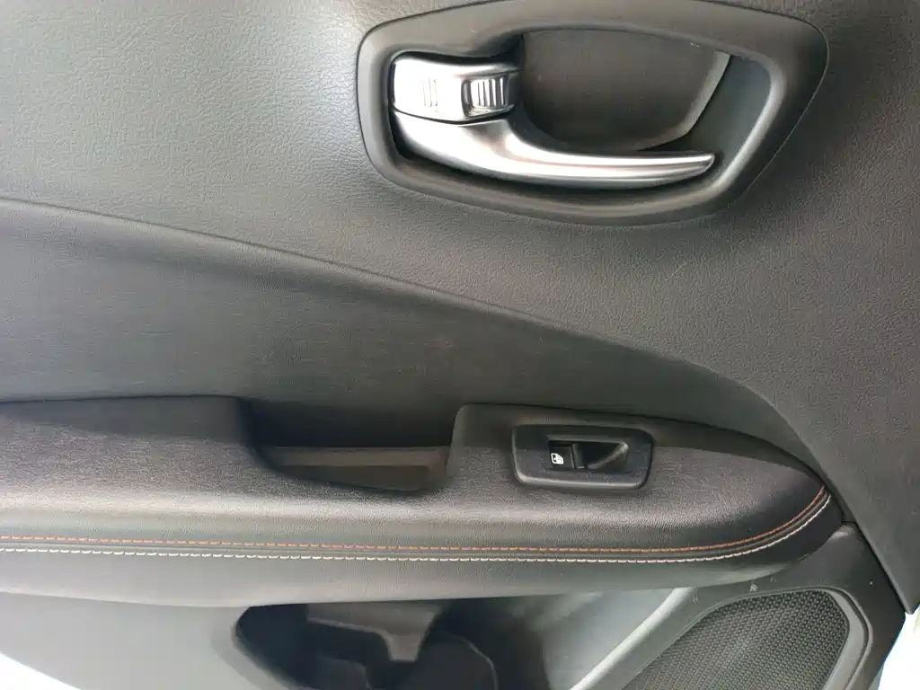 Jeep Compass — миниатюра 16