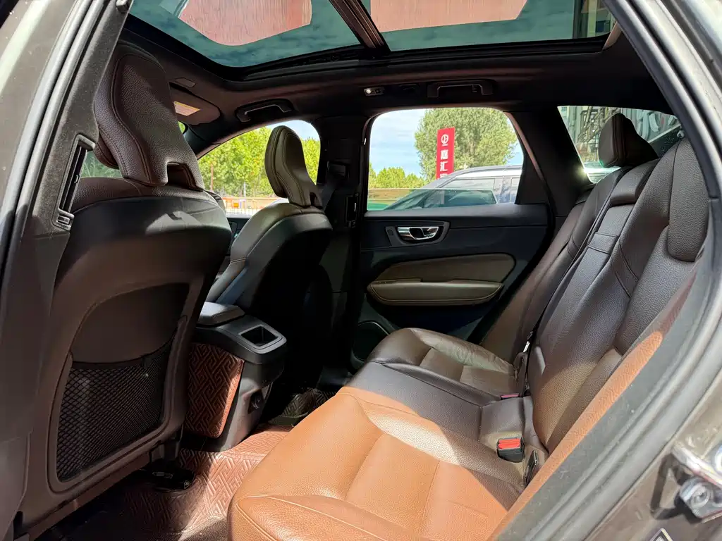 Volvo XC60 — миниатюра 8