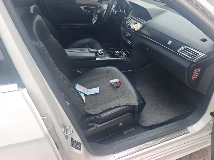Mercedes-Benz E-Class — миниатюра 8