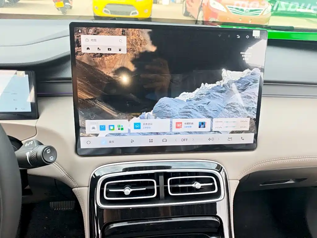 Geely Boyue L — миниатюра 13