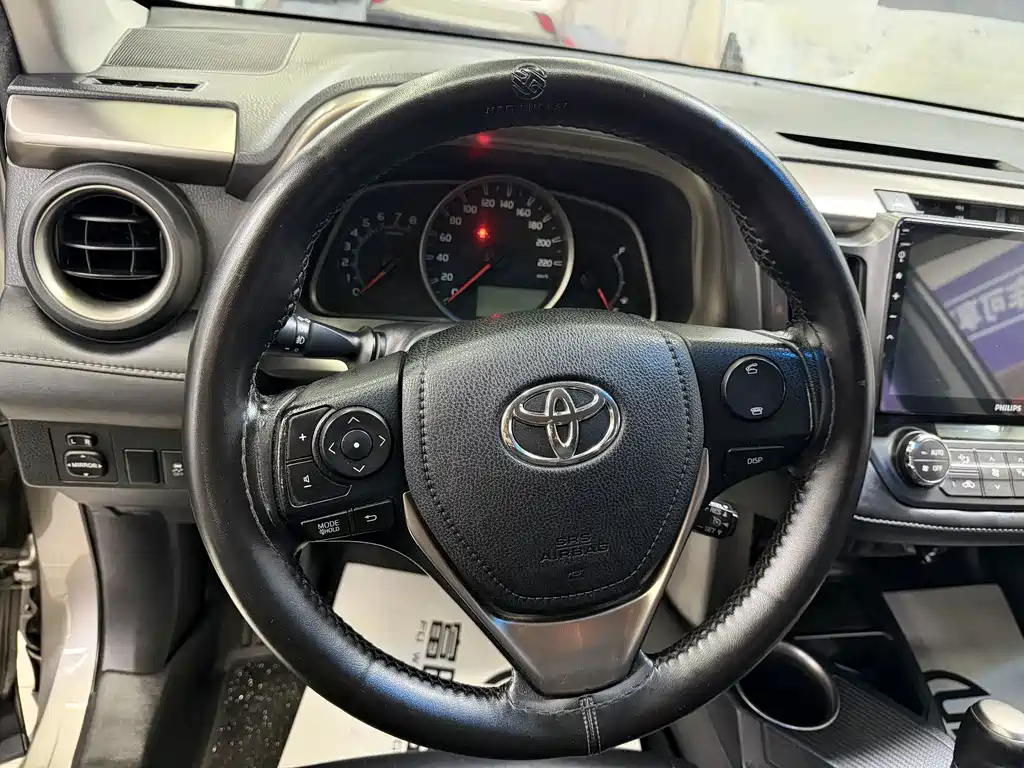 Toyota RAV4 — миниатюра 15
