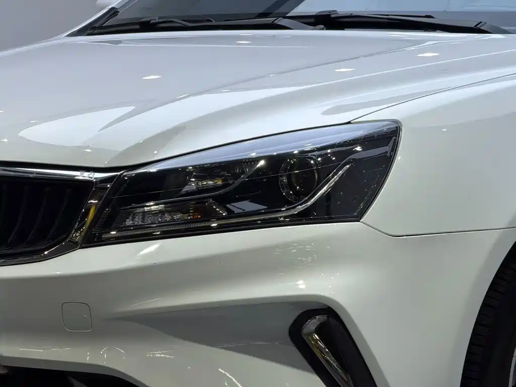 Geely Emgrand — миниатюра 6