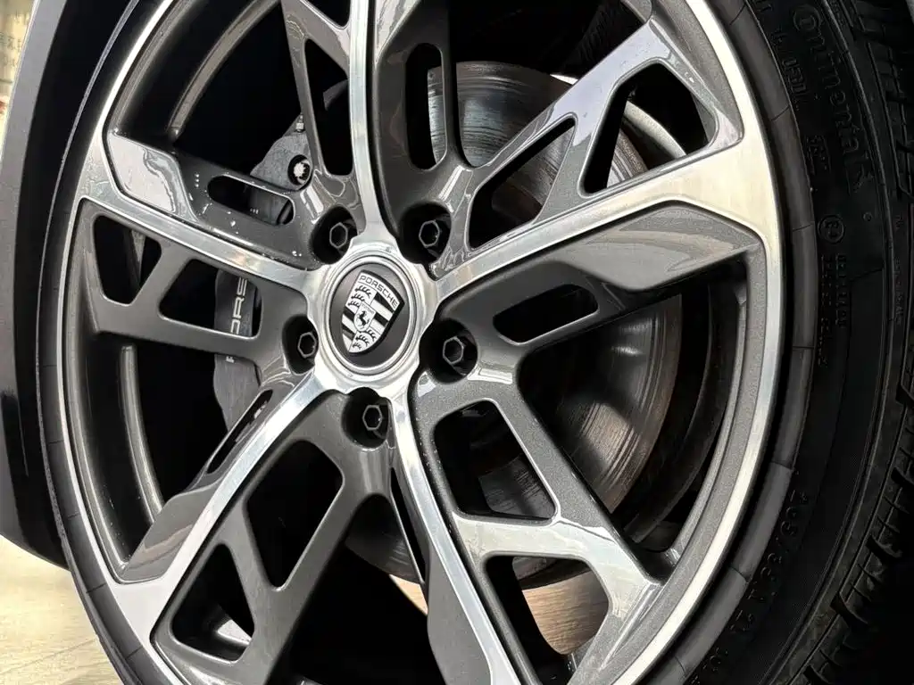 Porsche Taycan — миниатюра 11