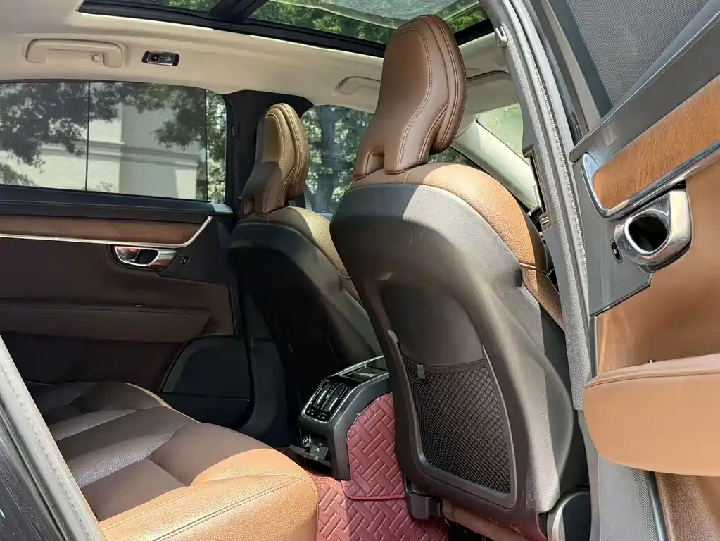 Volvo S90 — миниатюра 9
