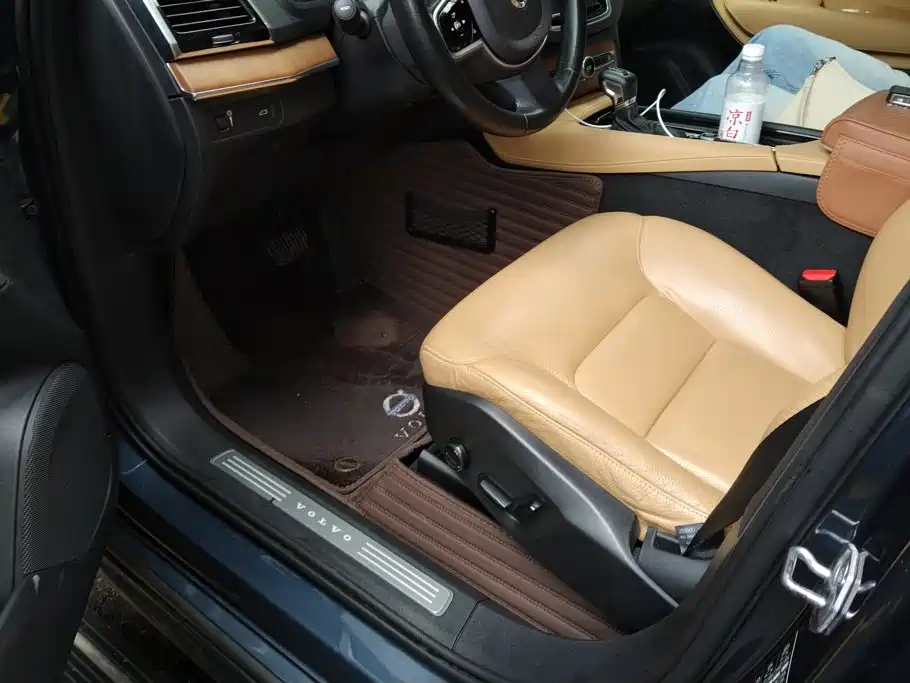 Volvo XC90 — миниатюра 9