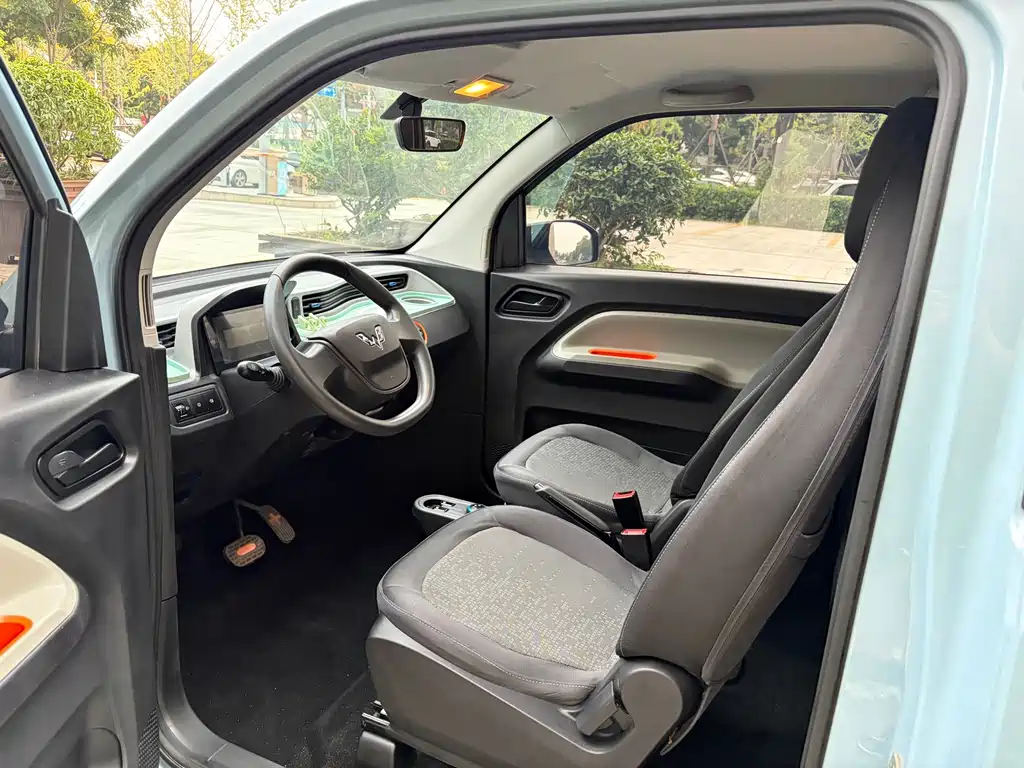 Wuling MINIEV — миниатюра 4