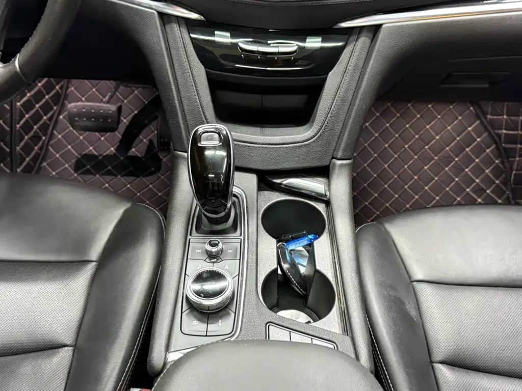 Cadillac XT5 — миниатюра 17