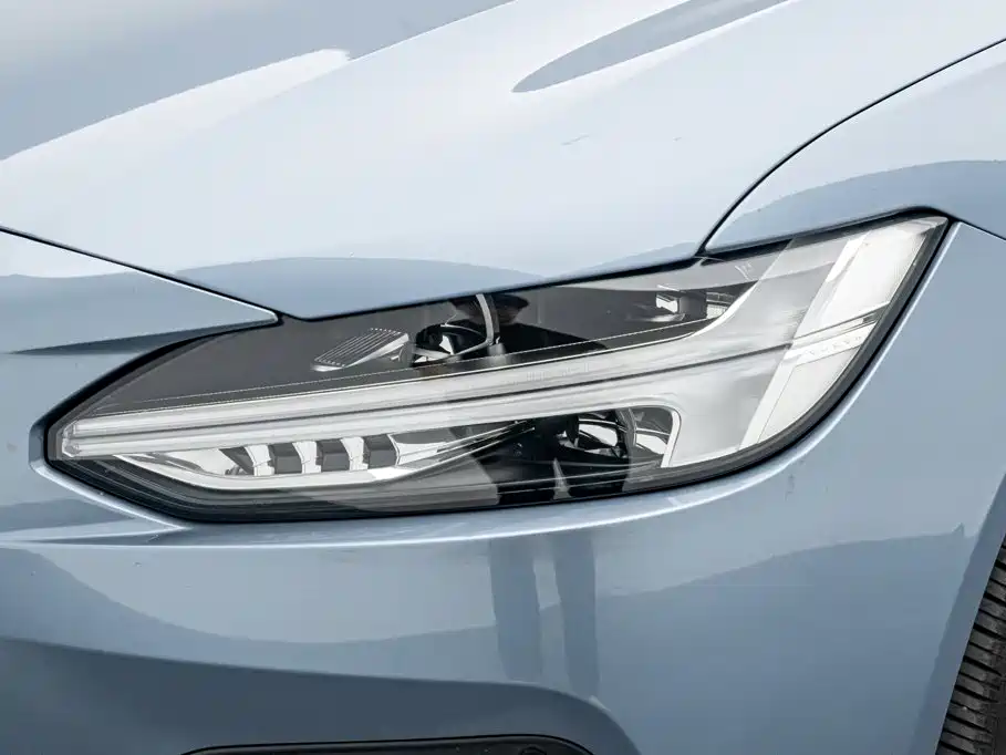 Volvo S90 — миниатюра 21
