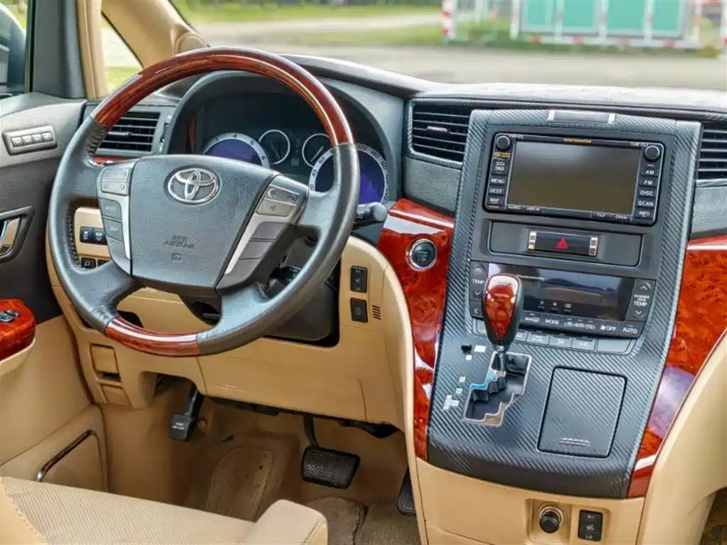 Toyota Alphard 2011 3.5L Luxury
