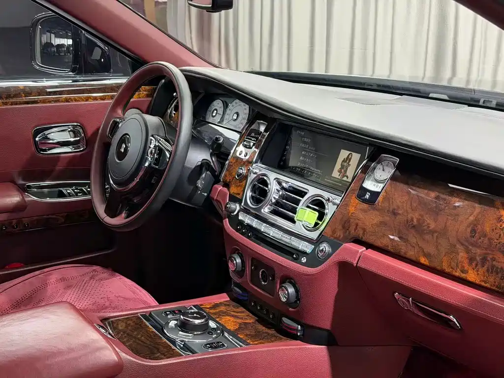 Rolls-Royce Ghost — миниатюра 10