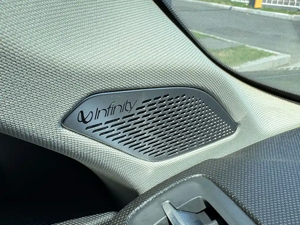 Lynk & Co 01 — миниатюра 12