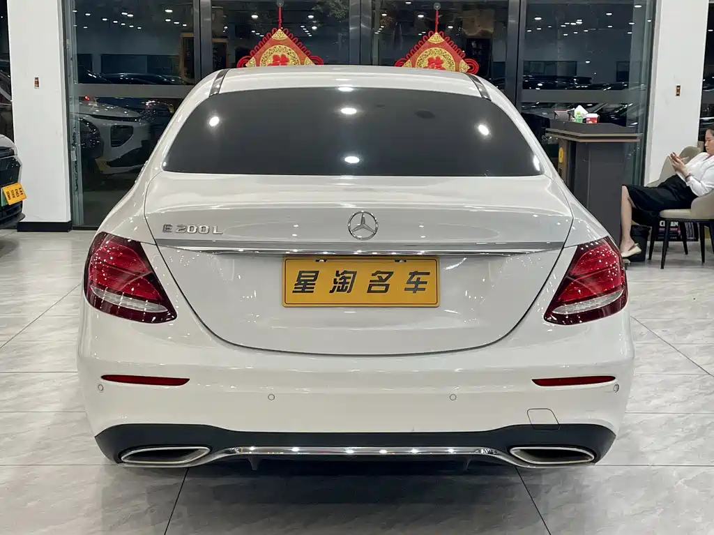 MERCEDES-BENZ E CLASS