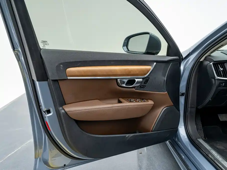 Volvo S90 — миниатюра 11