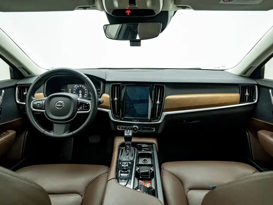Volvo S90 — миниатюра 18