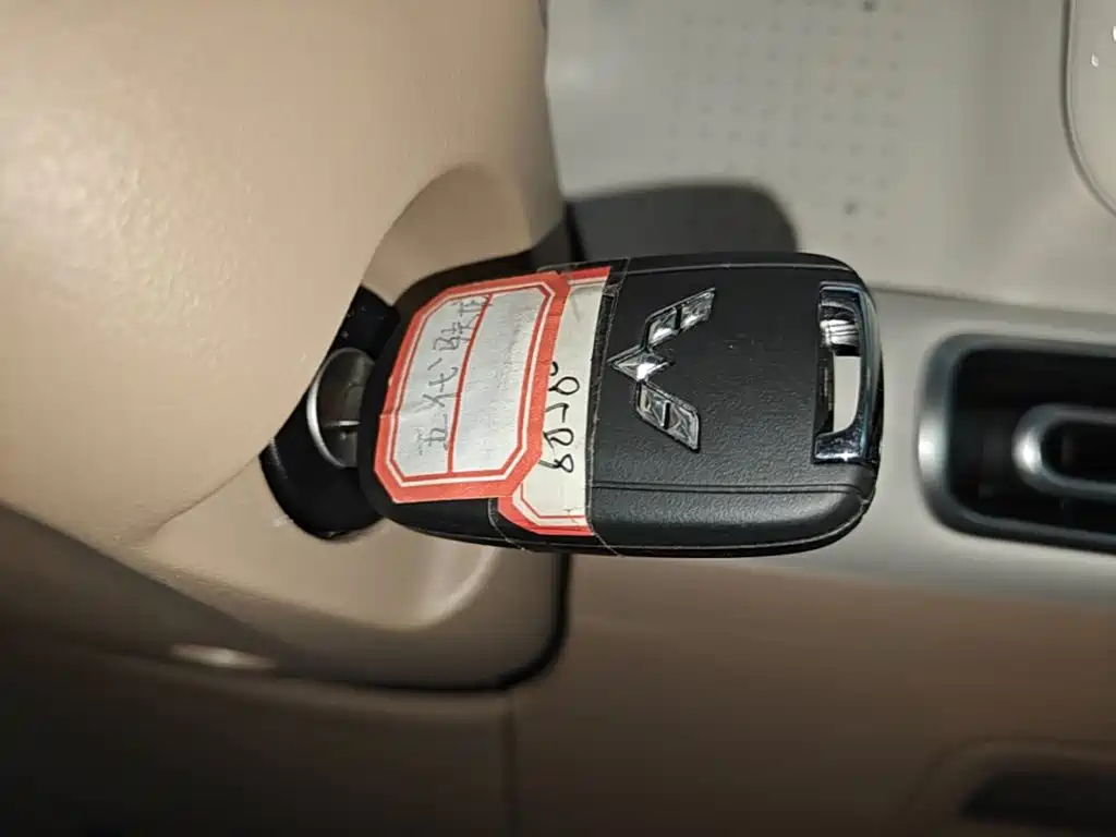 Wuling MINIEV — миниатюра 9