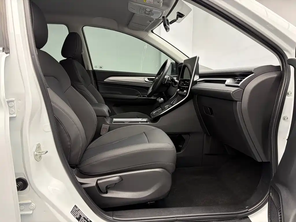 Haval M6 2023 — фото 15