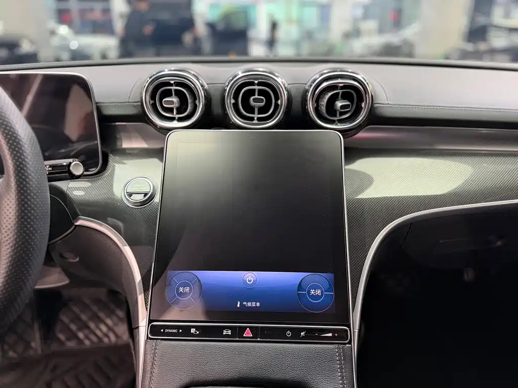 Mercedes-Benz C-Class — миниатюра 8
