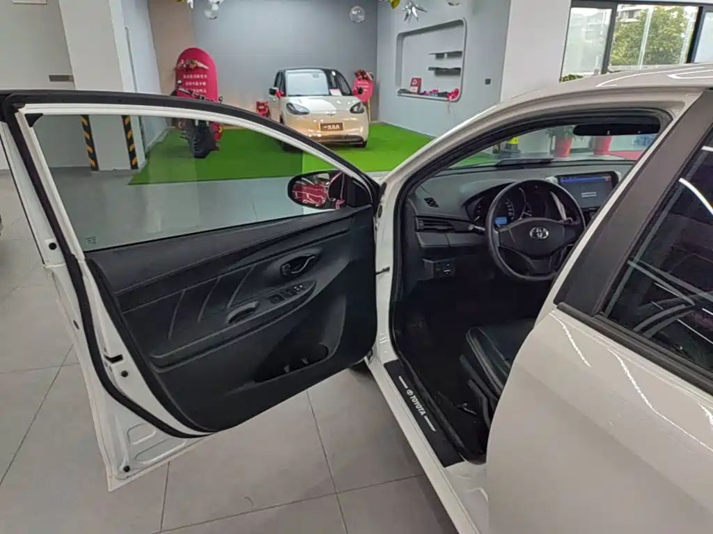 Toyota Vios FS — миниатюра 16