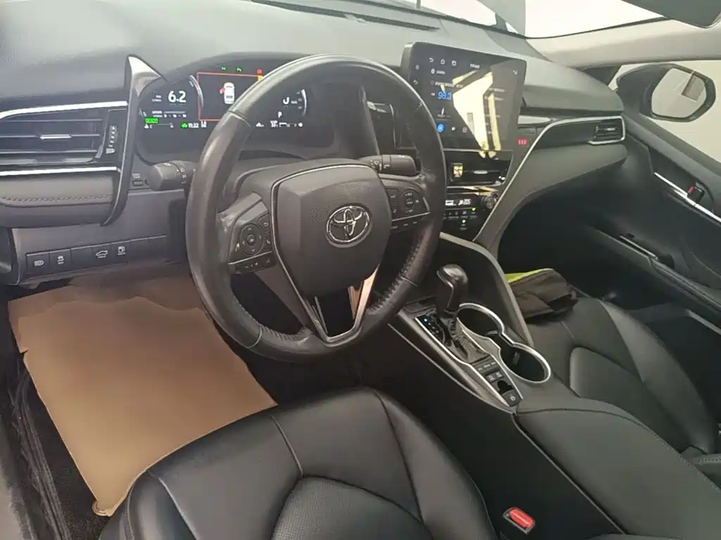 Toyota Camry — миниатюра 10