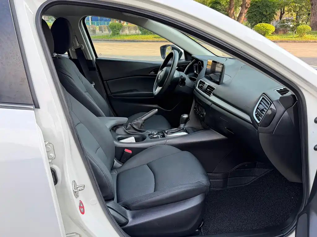 Mazda 3 Axela — миниатюра 11