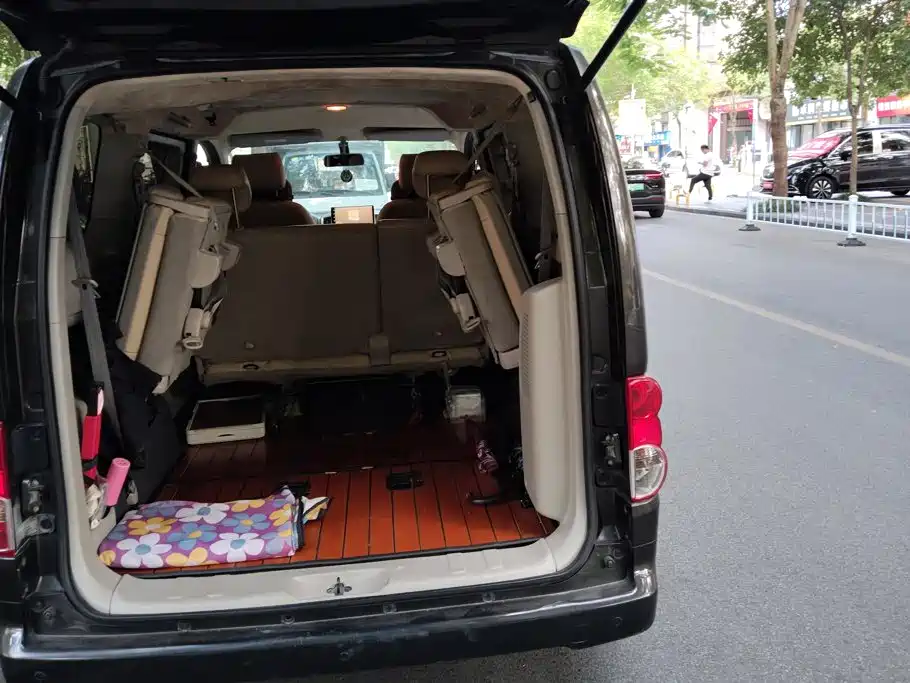 Nissan NV200 — миниатюра 4