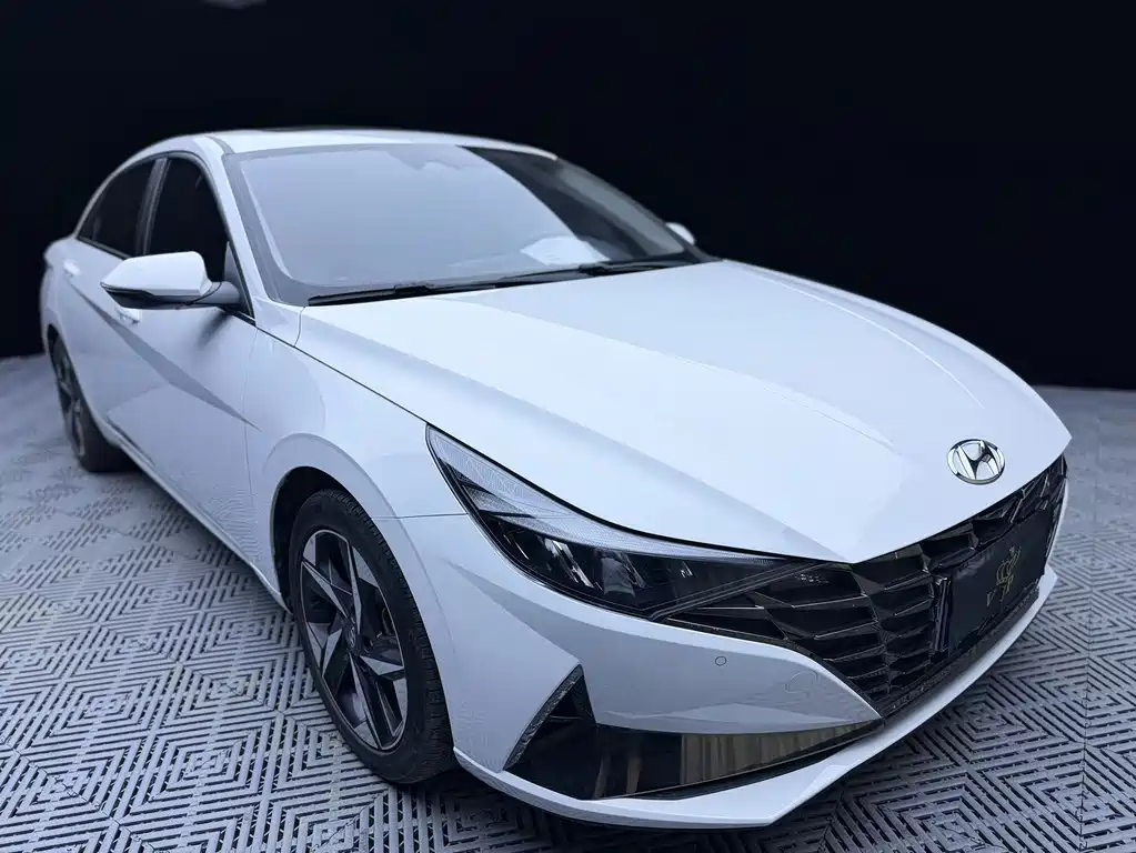 Hyundai Elantra — миниатюра 3