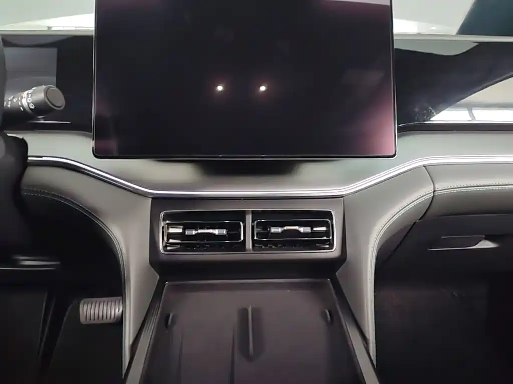 BYD L DM-i — миниатюра 13