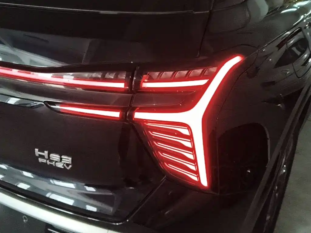 Hongqi Hongqi HS3 PHEV — миниатюра 8